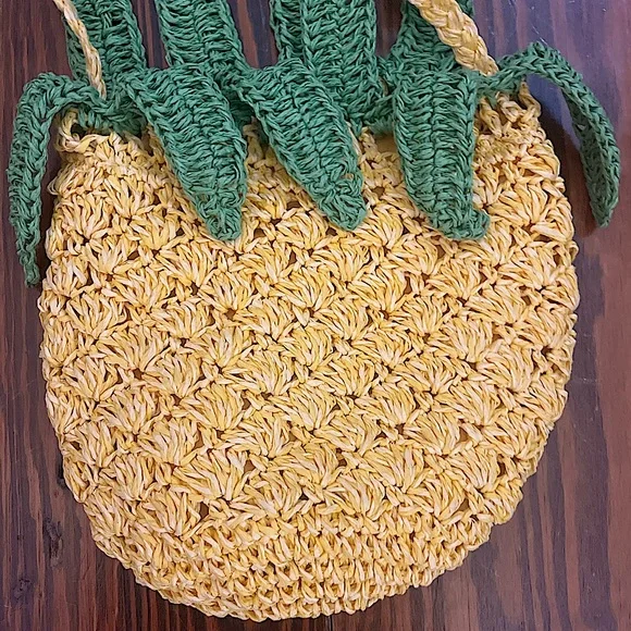 Small Capelli straw pineapple purse - Picture 3 of 4